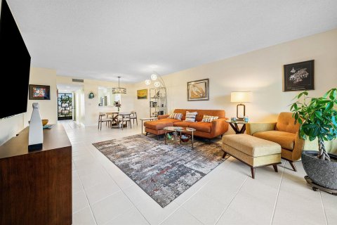 Condo in Delray Beach, Florida, 2 bedrooms  № 2251470 - photo 13