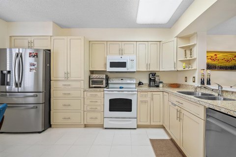 Condo in Delray Beach, Florida, 2 bedrooms  № 2251470 - photo 5