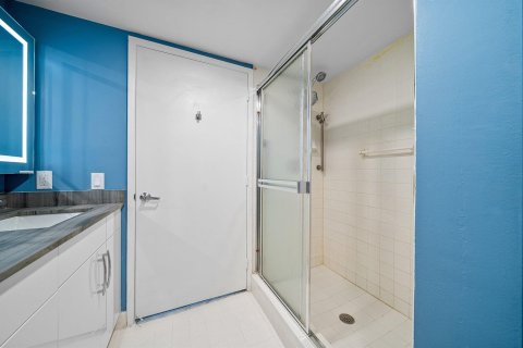 Condo in Delray Beach, Florida, 2 bedrooms  № 2251470 - photo 23