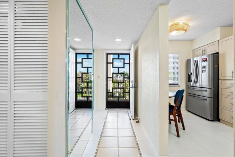 Condo in Delray Beach, Florida, 2 bedrooms  № 2251470 - photo 3
