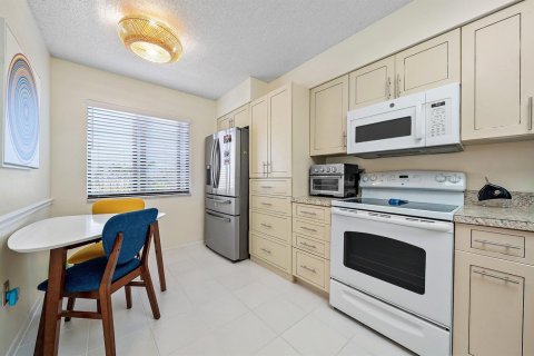 Condo in Delray Beach, Florida, 2 bedrooms  № 2251470 - photo 6