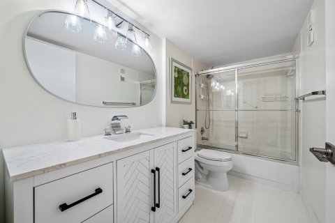 Condo in Delray Beach, Florida, 2 bedrooms  № 2251470 - photo 18