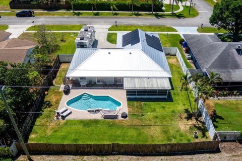House in Royal Palm Beach, Florida 3 bedrooms, 131.64 sq.m. № 1146977 - photo 1