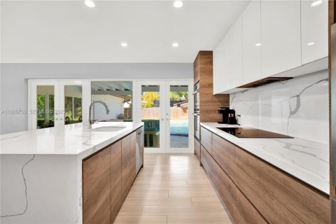 Villa ou maison à vendre à Palmetto Bay, Floride: 3 chambres, 175.59 m2 № 1988728 - photo 13