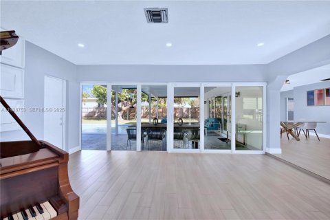 Villa ou maison à vendre à Palmetto Bay, Floride: 3 chambres, 175.59 m2 № 1988728 - photo 5