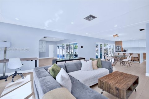 Villa ou maison à vendre à Palmetto Bay, Floride: 3 chambres, 175.59 m2 № 1988728 - photo 7