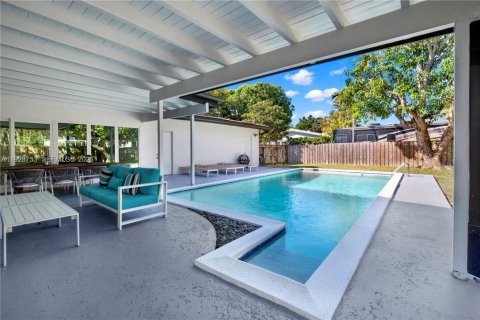 House in Palmetto Bay, Florida 3 bedrooms, 175.59 sq.m. № 1988728 - photo 24