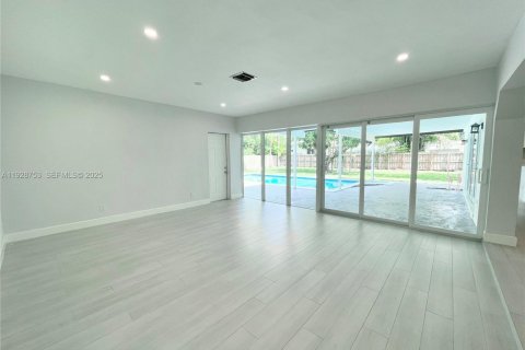 Villa ou maison à vendre à Palmetto Bay, Floride: 3 chambres, 175.59 m2 № 1988728 - photo 6