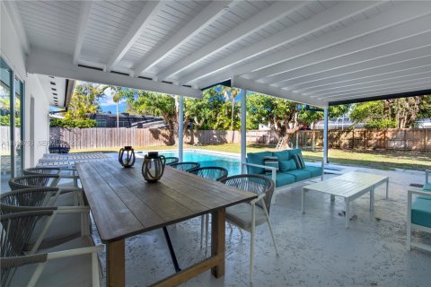 House in Palmetto Bay, Florida 3 bedrooms, 175.59 sq.m. № 1988728 - photo 30