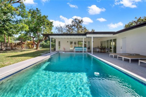 House in Palmetto Bay, Florida 3 bedrooms, 175.59 sq.m. № 1988728 - photo 27
