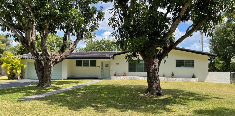 Villa ou maison à Palmetto Bay, Floride 3 chambres, 175.59 m2 № 1988728