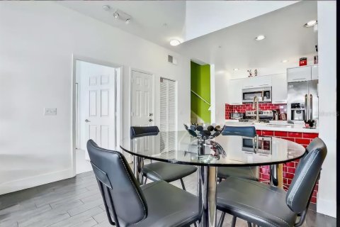 Touwnhouse à vendre à Kissimmee, Floride: 3 chambres, 120.4 m2 № 1826881 - photo 7