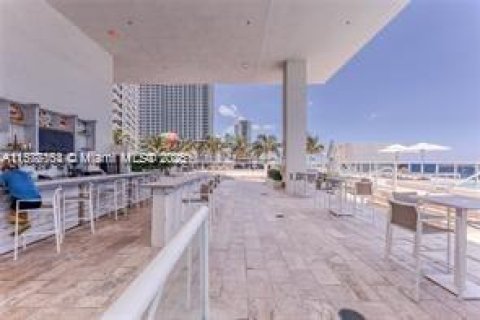 Condominio en alquiler en Hallandale Beach, Florida, 3 dormitorios, 191.84 m2 № 1753706 - foto 14