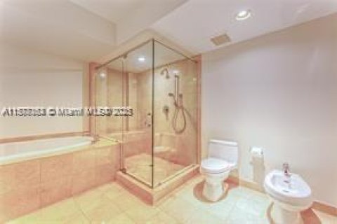 Condominio en alquiler en Hallandale Beach, Florida, 3 dormitorios, 191.84 m2 № 1753706 - foto 9