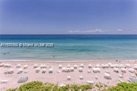 Condominio en alquiler en Hallandale Beach, Florida, 3 dormitorios, 191.84 m2 № 1753706 - foto 21