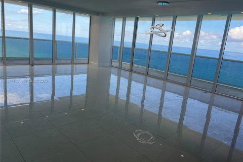 Copropriété à louer à Hallandale Beach, Floride: 3 chambres, 191.84 m2 № 1753706 - photo 25
