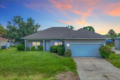 House in North Port, Florida 3 bedrooms, 144.18 sq.m. № 2360367