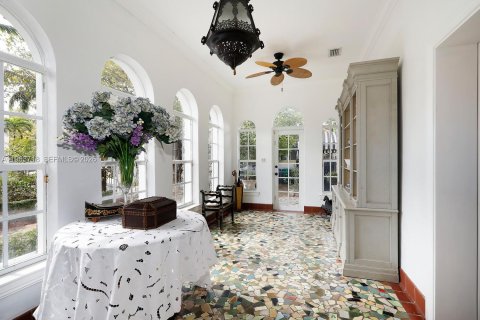 House in Miami, Florida 3 bedrooms, 337.24 sq.m. № 2028900 - photo 3