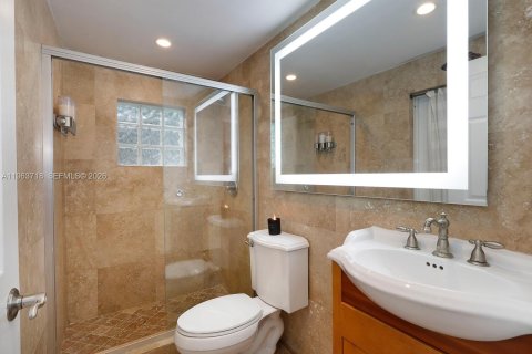 House in Miami, Florida 3 bedrooms, 337.24 sq.m. № 2028900 - photo 29