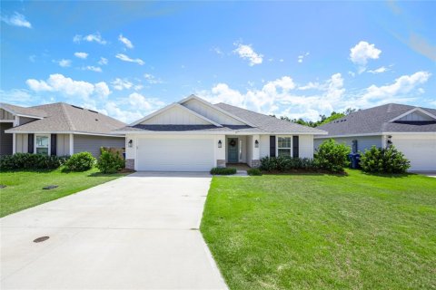 House in Newberry, Florida 4 bedrooms, 154.59 sq.m. № 1899995 - photo 1