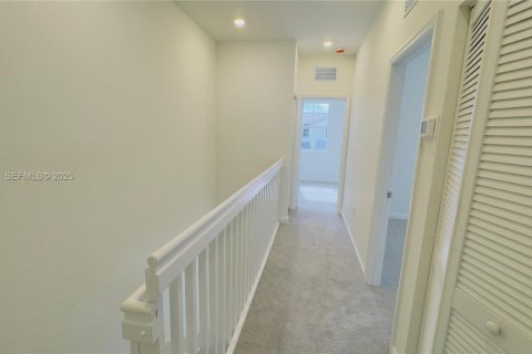 Снять в аренду таунхаус в Хомстед, Флорида 3 спальни, 131.27м2, № 1982878 - фото 19