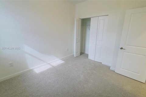 Снять в аренду таунхаус в Хомстед, Флорида 3 спальни, 131.27м2, № 1982878 - фото 23