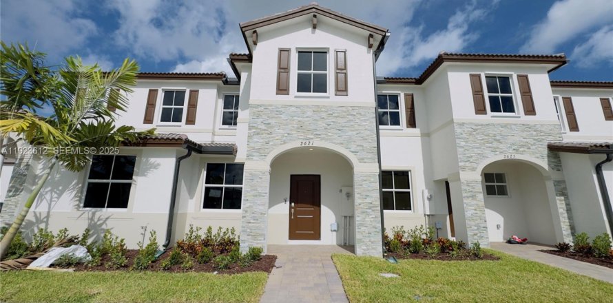 Таунхаус в Хомстед, Флорида 3 спальни, 131.27м2 № 1982878