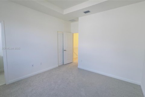 Снять в аренду таунхаус в Хомстед, Флорида 3 спальни, 131.27м2, № 1982878 - фото 17