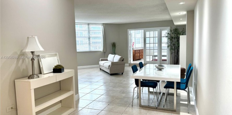 Condo à Miami, Floride, 2 chambres № 2168141