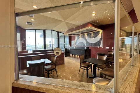 Copropriété à louer à Miami, Floride: 2 chambres, 91.97 m2 № 2168141 - photo 14