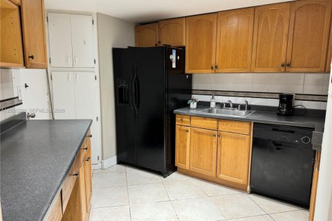Copropriété à louer à Miami, Floride: 2 chambres, 91.97 m2 № 2168141 - photo 10