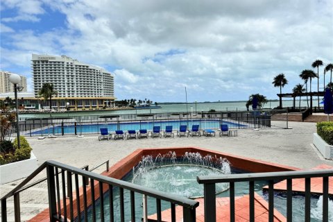 Copropriété à louer à Miami, Floride: 2 chambres, 91.97 m2 № 2168141 - photo 11