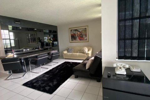 Condo in Pompano Beach, Florida, 3 bedrooms  № 1922147 - photo 5