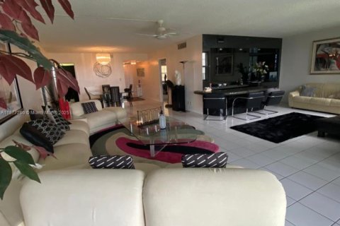 Condo in Pompano Beach, Florida, 3 bedrooms  № 1922147 - photo 6