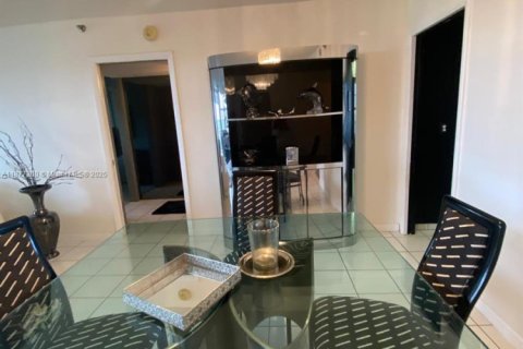 Condo in Pompano Beach, Florida, 3 bedrooms  № 1922147 - photo 12