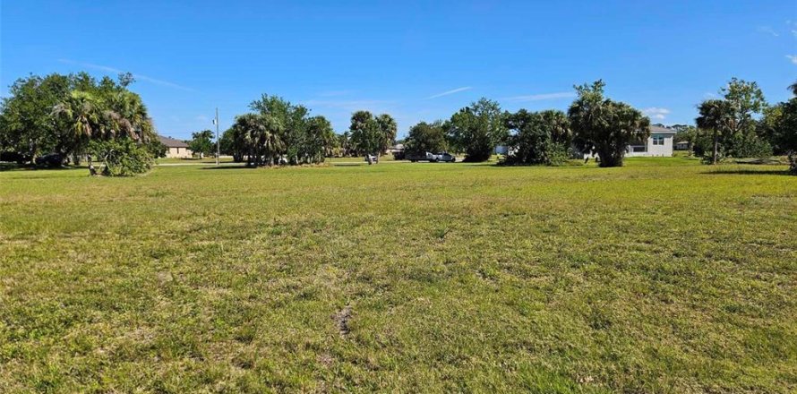 Terreno en Punta Gorda, Florida № 1800073