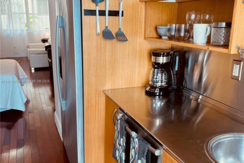 Condominio en alquiler en Miami Beach, Florida, 47.84 m2 № 1957010 - foto 22