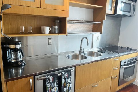 Condominio en alquiler en Miami Beach, Florida, 47.84 m2 № 1957010 - foto 21