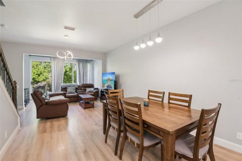 Touwnhouse à vendre à Palm Harbor, Floride: 2 chambres, 117.71 m2 № 2122309 - photo 4