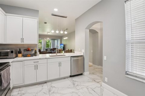 Touwnhouse à vendre à Palm Harbor, Floride: 2 chambres, 117.71 m2 № 2122309 - photo 10