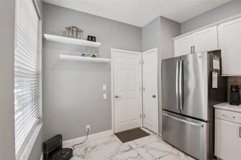 Touwnhouse à vendre à Palm Harbor, Floride: 2 chambres, 117.71 m2 № 2122309 - photo 11