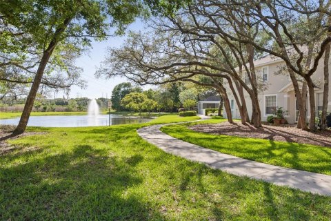 Touwnhouse à vendre à Palm Harbor, Floride: 2 chambres, 117.71 m2 № 2122309 - photo 2