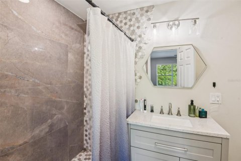 Touwnhouse à vendre à Palm Harbor, Floride: 2 chambres, 117.71 m2 № 2122309 - photo 17