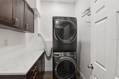Touwnhouse à vendre à Palm Harbor, Floride: 2 chambres, 117.71 m2 № 2122309 - photo 21