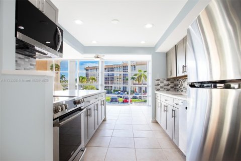Copropriété à vendre à Hallandale Beach, Floride: 2 chambres, 112.41 m2 № 1979485 - photo 3