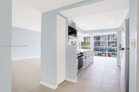 Copropriété à vendre à Hallandale Beach, Floride: 2 chambres, 112.41 m2 № 1979485 - photo 4