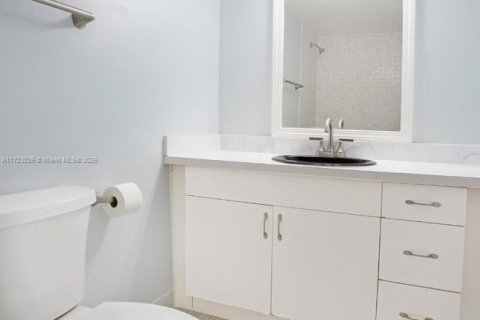 Copropriété à vendre à Hallandale Beach, Floride: 2 chambres, 112.41 m2 № 1979485 - photo 17