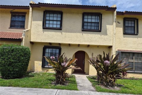 Touwnhouse à vendre à Lauderdale Lakes, Floride: 3 chambres, 152.82 m2 № 2297508 - photo 4