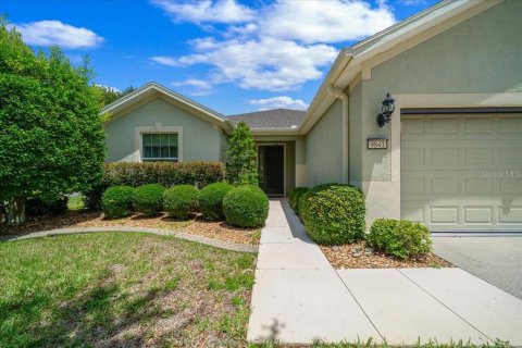 House in Ocala, Florida 2 bedrooms, 148.27 sq.m. № 2218283 - photo 2