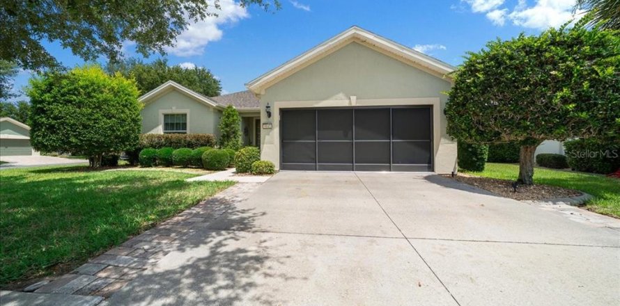 House in Ocala, Florida 2 bedrooms, 148.27 sq.m. № 2218283